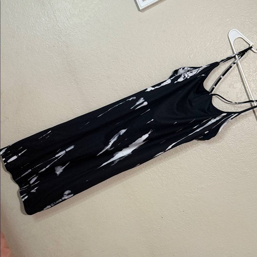 SHEIN Monochrome Backless Dress